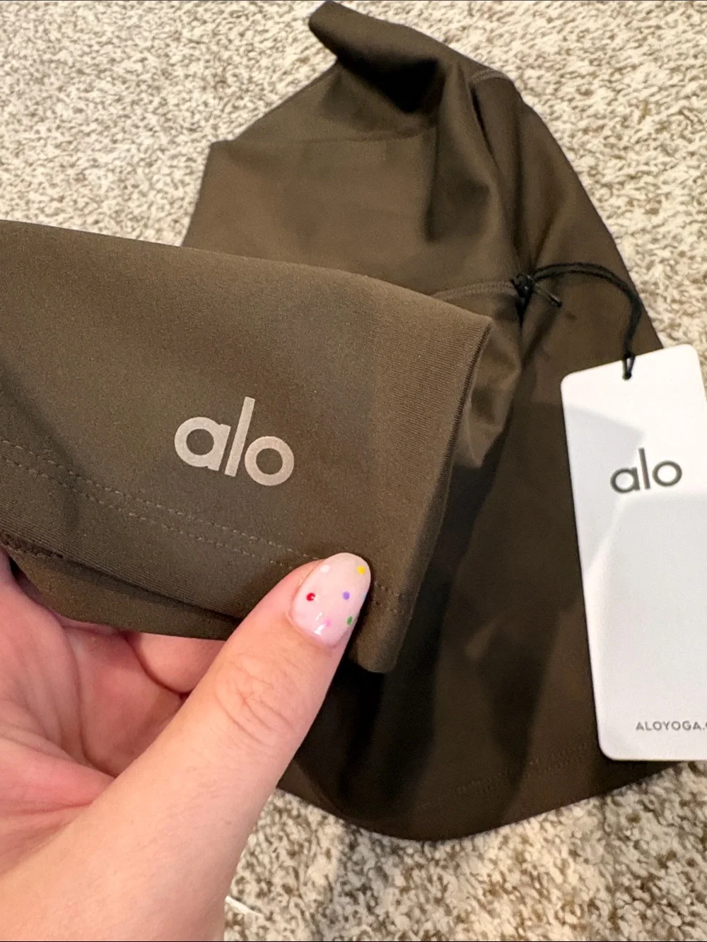 NWT ALO YOGA Airlift Energy Short Espresso Brown Size Large